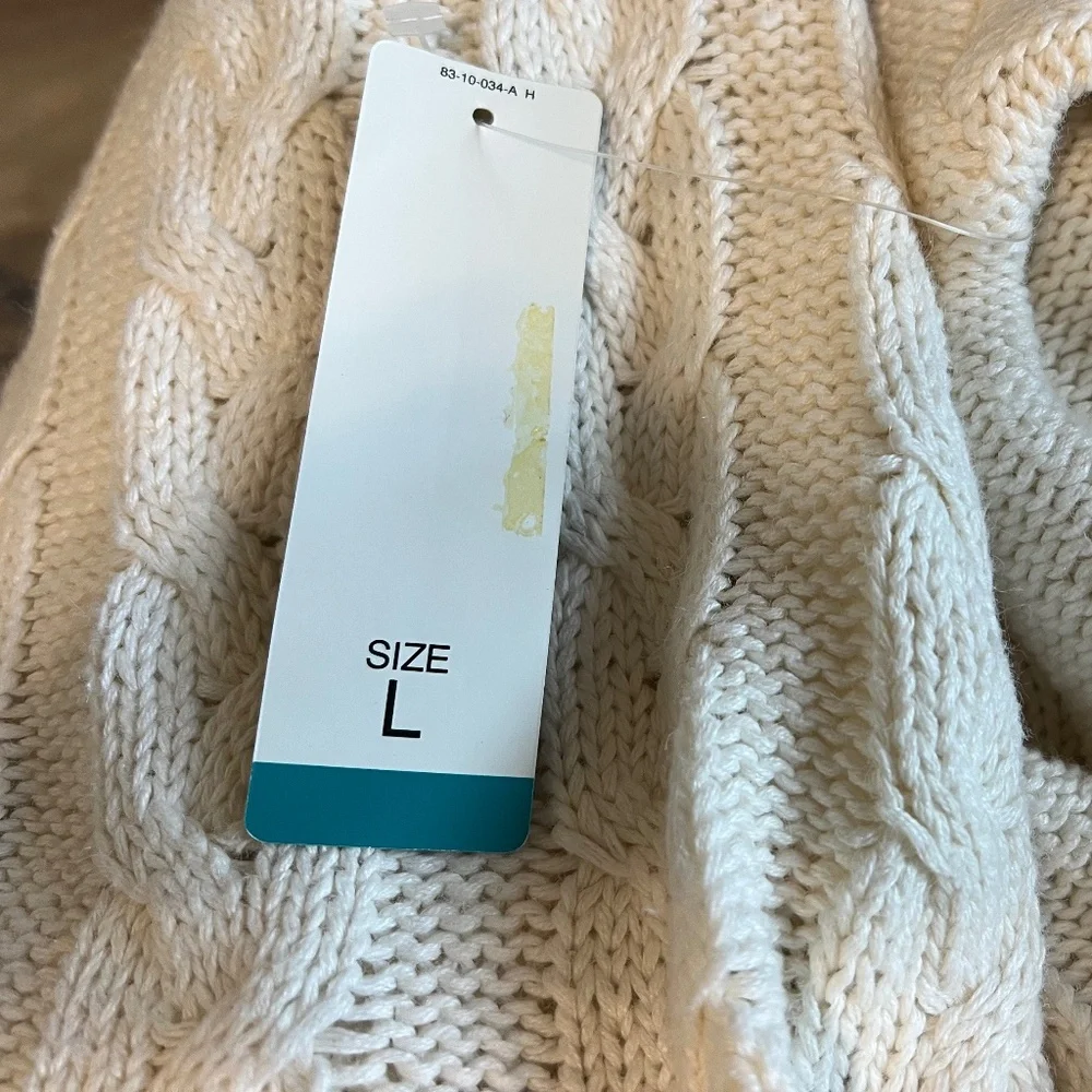 YARNWORKS Women’s Sweater (Size L)